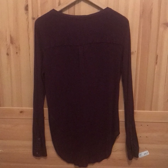 Aritzia T. Babaton Sheer V Neck Shirt - Picture 2 of 6